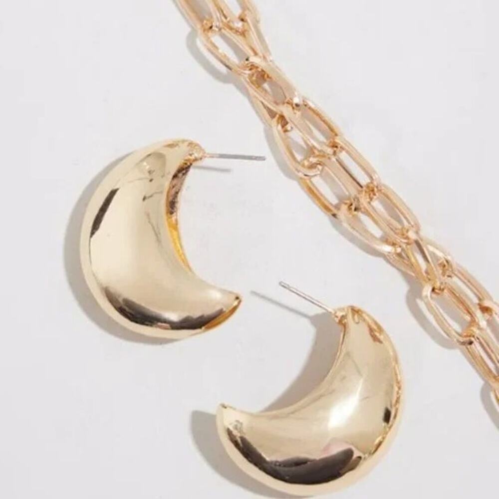 NWT PrettyLittleThing Gold Curved Drop Earrings Chunky Push Back Earrings Gold - Picture 6 of 15